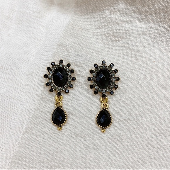Club Boral Jewelry - Adriana Vintage Drop Earrings